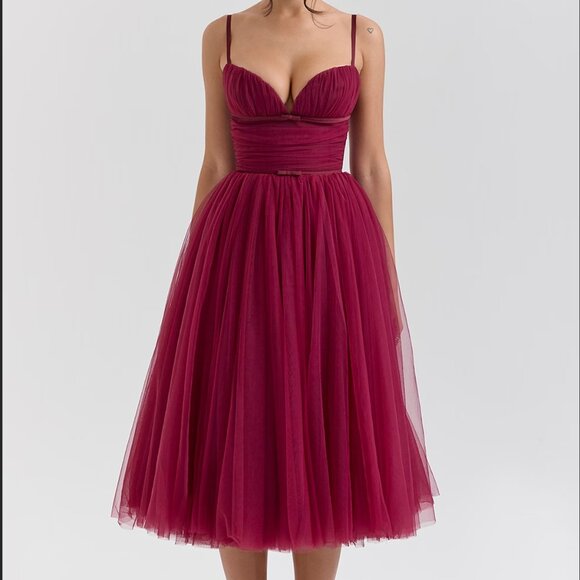 House of CB Dresses & Skirts - NWT HOUSE OF CB Countess cabernet tulle midi dresst